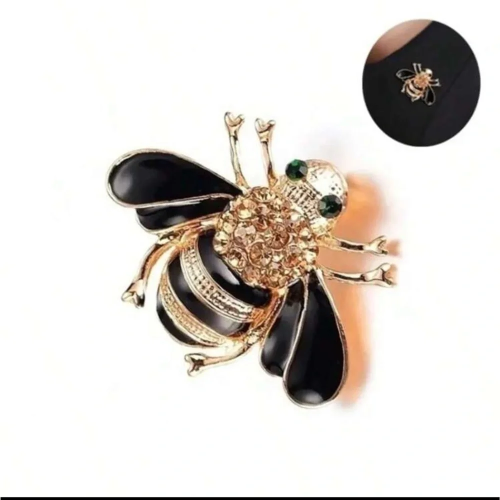 ✨Elegant Black and Gold Bee Brooch